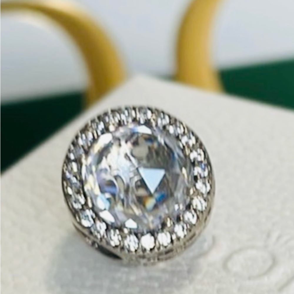 Pandora Radiant Hearts Beveled Set With CZ’s Clear Stone Charm